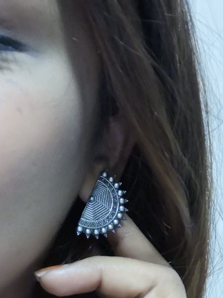 Earrings - Crescent Silver Stud [SoldOut]